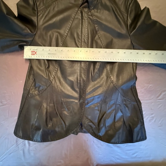 Tahari Olive Green Women's Leather Jacket Size Large MSRP $348 - Picture 10 of 11